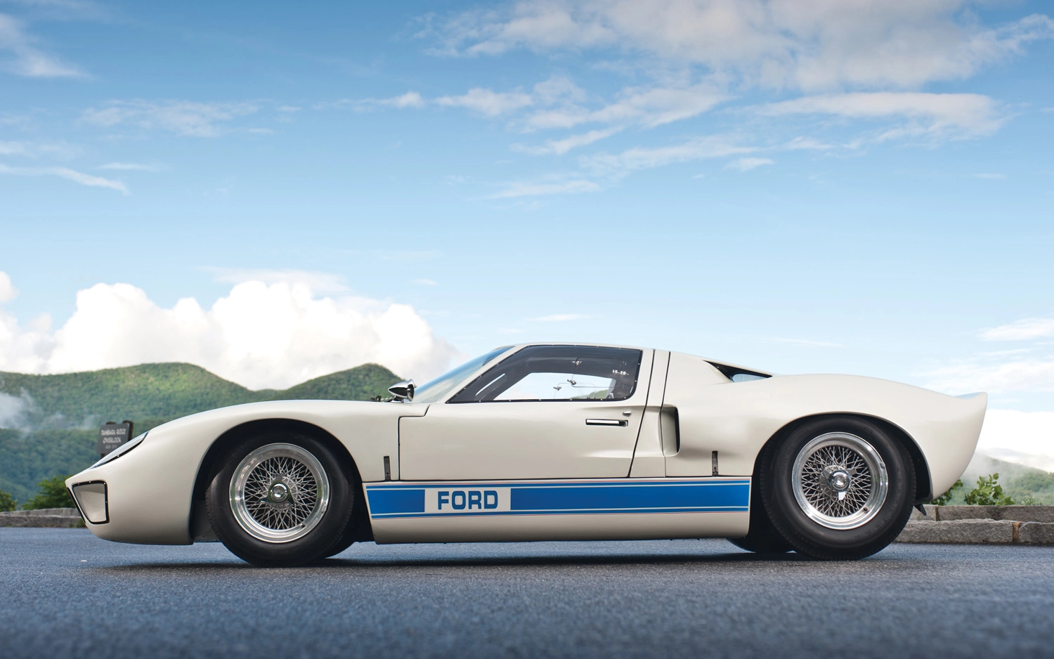 1967 Ford GT40 Mark I profile