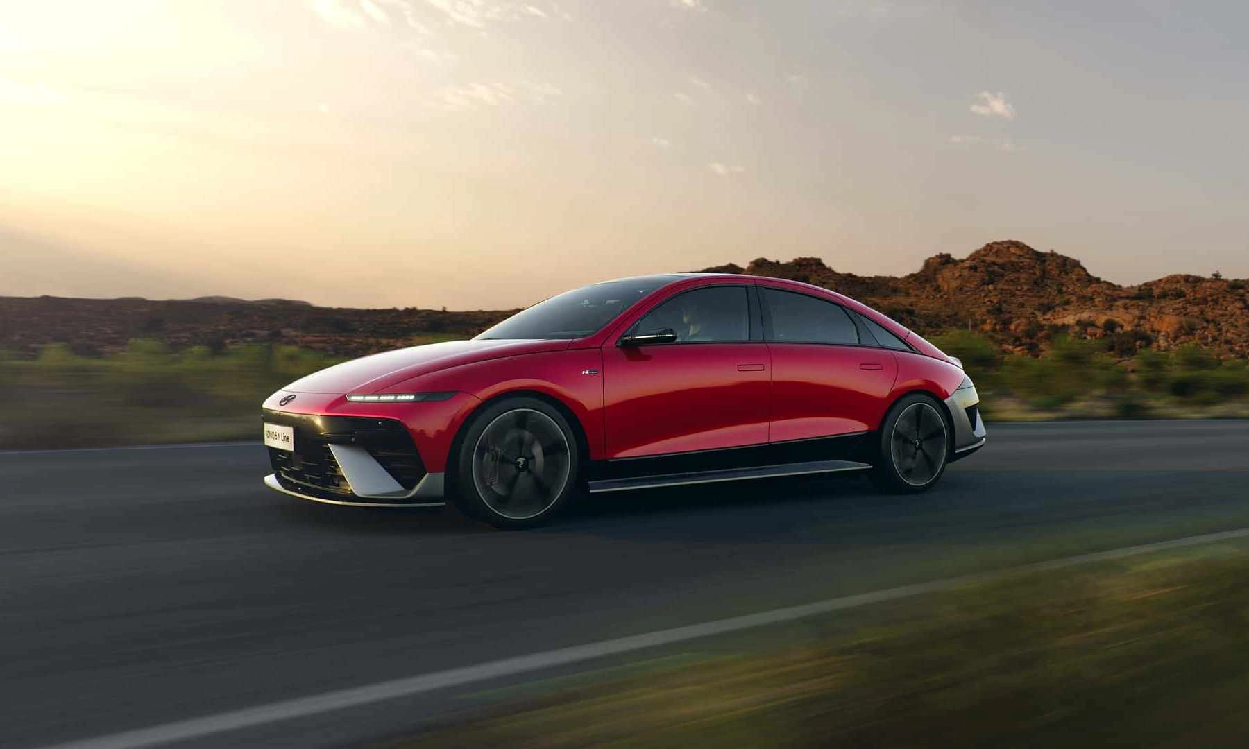 Podijeljena svjetla, sportski stil i više dugmadi