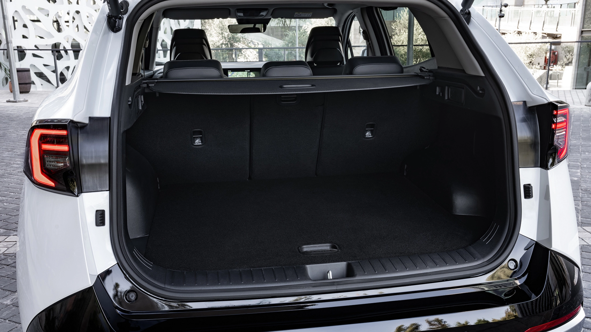 Kia new sportage baseline my26 deluxe white interior digital 1920x1080 008