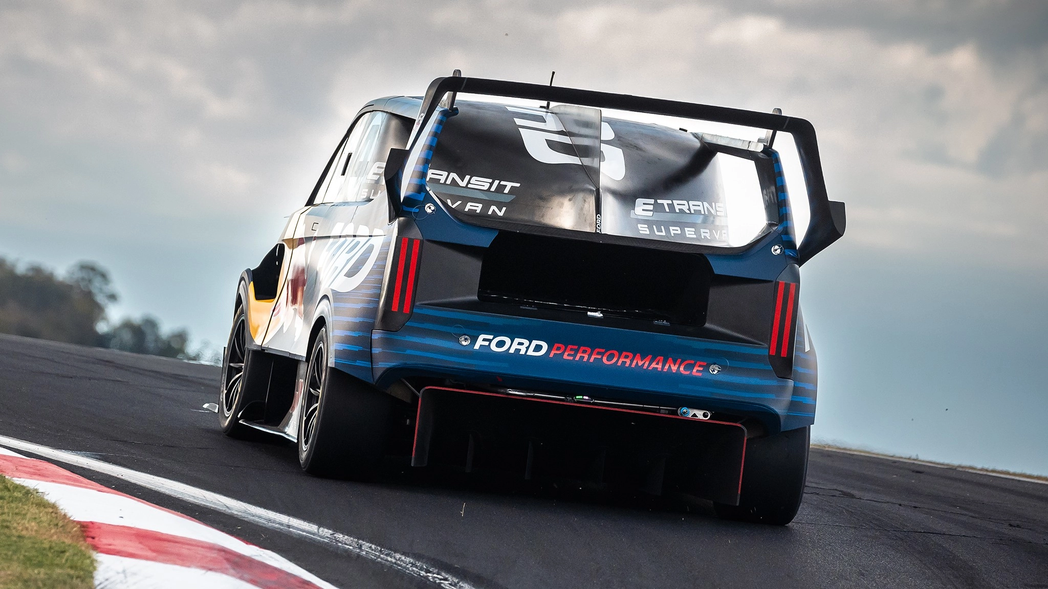 Fordsupervan4 21