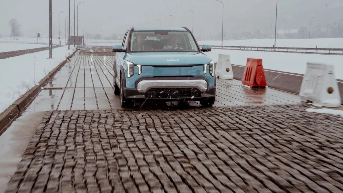 Kia ev2 zilina start of production testtrack digital 002 1200x675